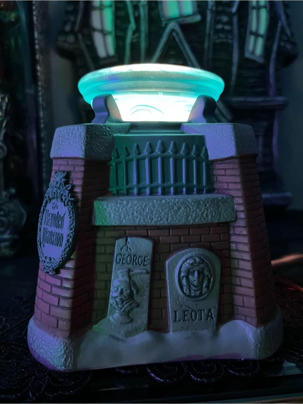 Haunted Mansion Scentsy warmer disney - Picture 4 of 16